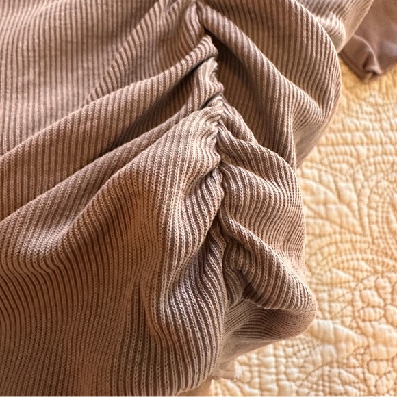 Free People Mauve Ribbed Woman’s Top Half Sleeves Layering Fitted Fall Festival - Picture 11 of 13